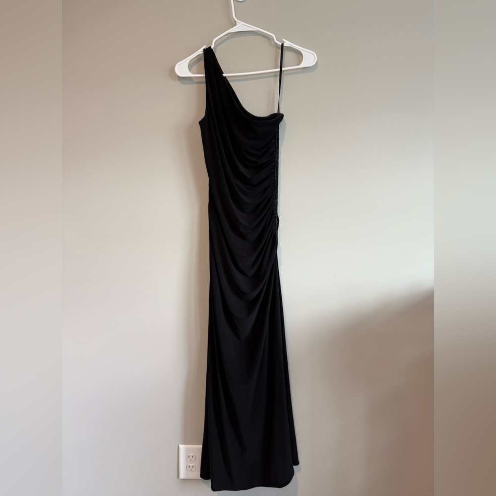 Laundry by Shelli Segal One-Shoulder Gown with Beaded Side Size 4 - Picture 6 of 15
